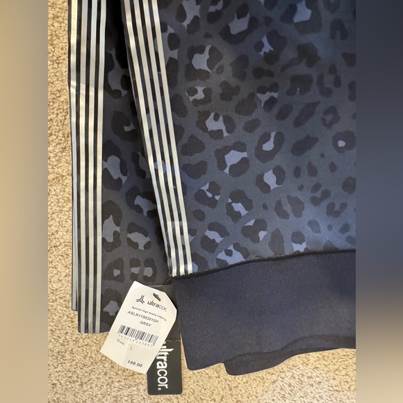 NWT Ultracor Black Leopard Print Ankle Leggings w/ Side Silver Stripes - Picture 4 of 6
